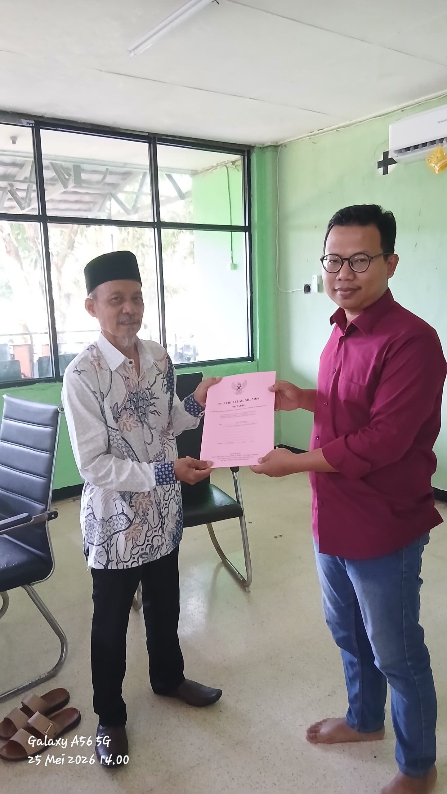 Akte Pendirian Resmi Diserahkan, Yayasan Al-Khairiyah Tanjung Angsana Mancak Kini Makin Kokoh Berbadan Hukum