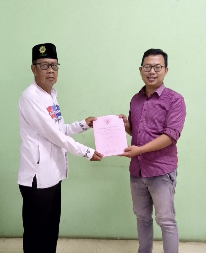 Serah Terima Akte Yayasan Al-Khairiyah Kubang Welingi, Faizudin Resmi Serahkan Dokumen Hukum